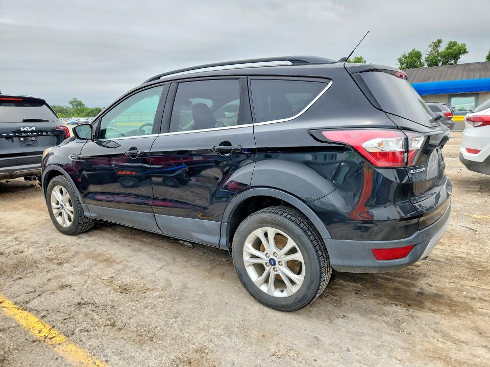 1FMCU9HD8JUB86714 2018 FORD ESCAPE photo no. 2