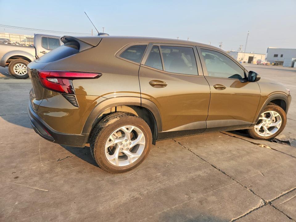 2024 CHEVROLET TRAX LS — Фото 3 из 13
