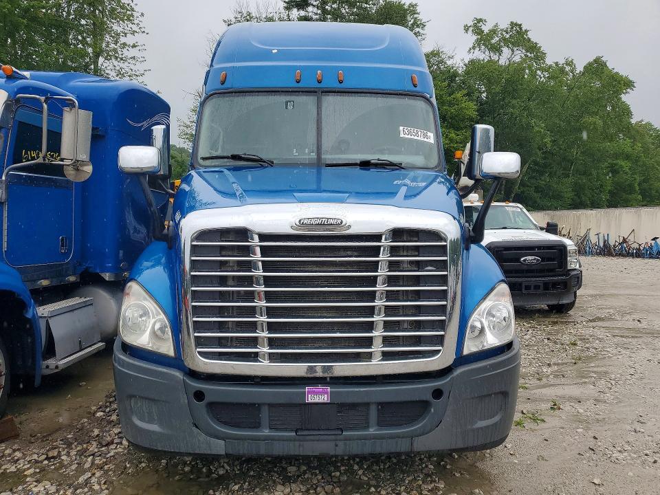 2018 FREIGHTLINER CASCADIA 125 — Фото 5 из 14