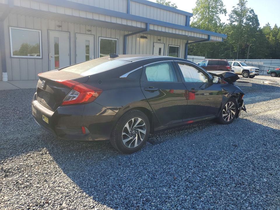 19XFC2F79JE004493 2018 HONDA CIVIC photo no. 3