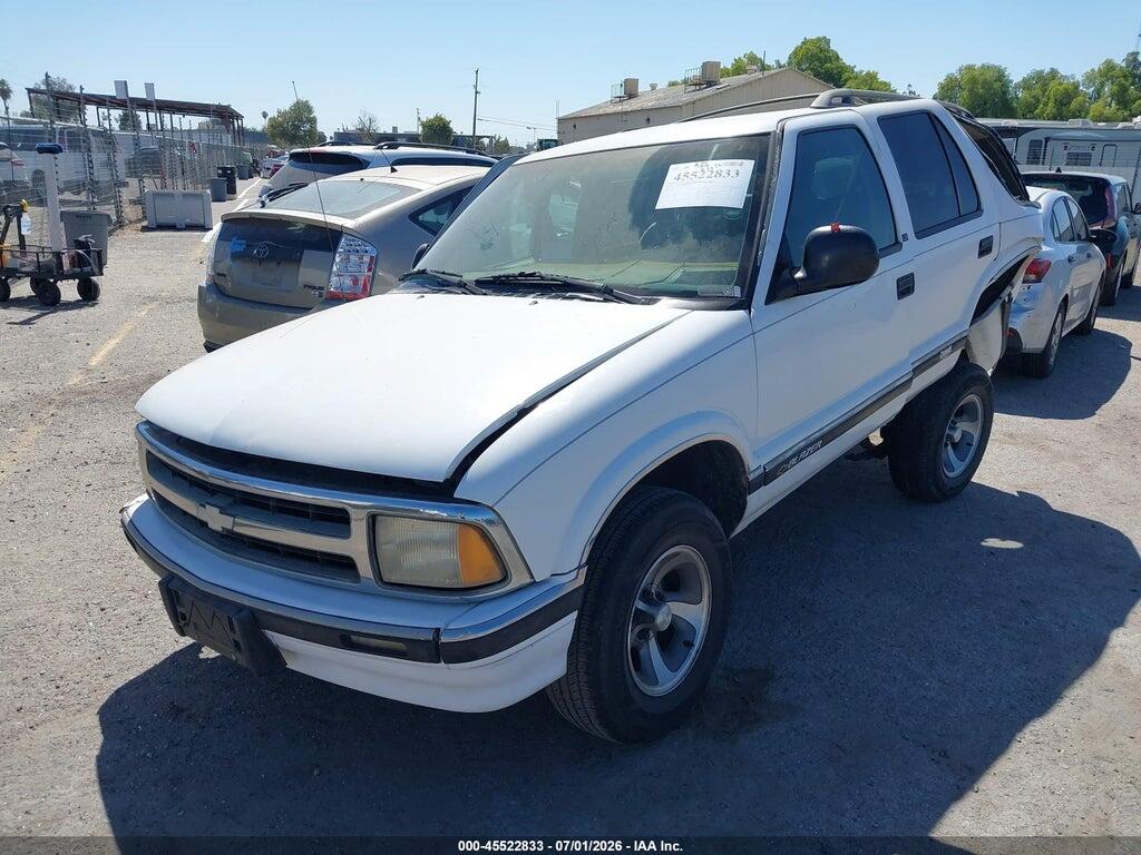 1GNCS13W0V2194318 1997 CHEVROLET BLAZER photo no. 2