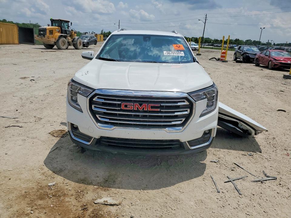 2024 GMC TERRAIN SLT — Фото 5 из 13