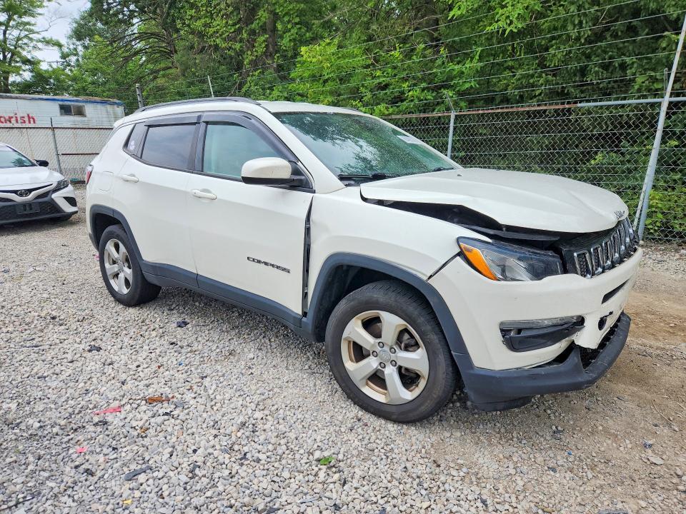3C4NJCBB3JT226864 2018 JEEP COMPASS photo no. 4