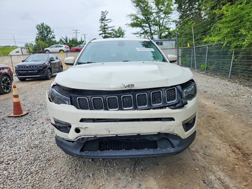 3C4NJCBB3JT226864 2018 JEEP COMPASS photo no. 5