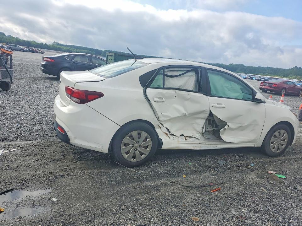 3KPA24AB1JE050047 2018 KIA RIO photo no. 3