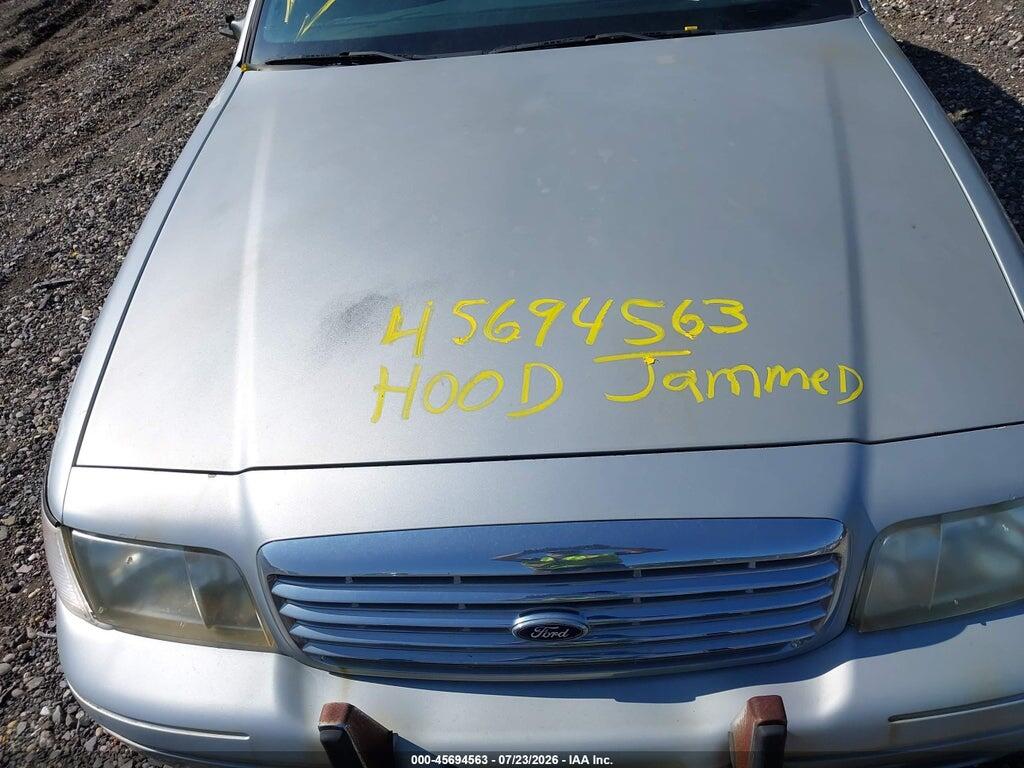 2FAFP71W91X126769 2001 FORD CROWN VICTORIA photo no. 10