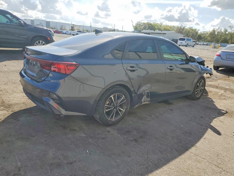 3KPF24AD4RE713856 2024 KIA FORTE photo no. 3