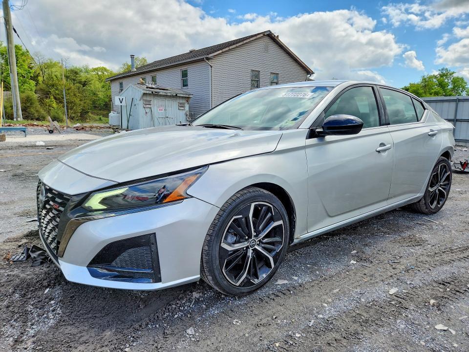2024 NISSAN ALTIMA SR