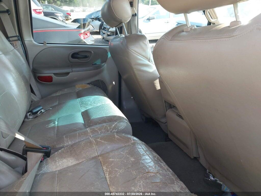 1FTRW08W11KA91798 2001 FORD F-150 photo no. 8