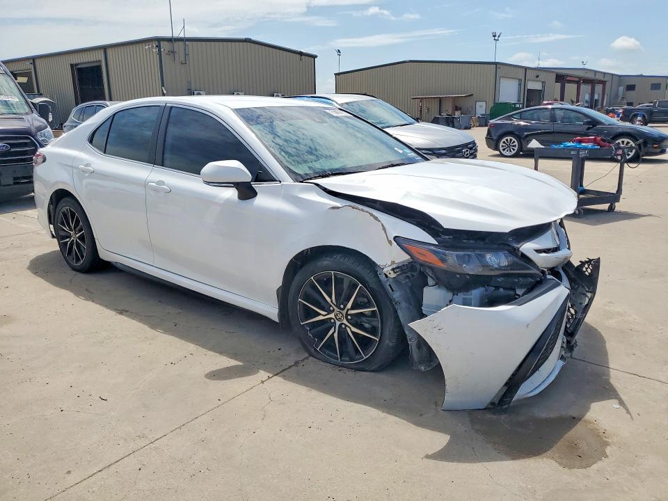 2024 TOYOTA CAMRY SE — Фото 4 из 12