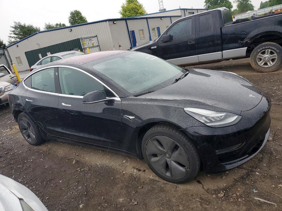 2018 TESLA MODEL 3 — Фото 4 из 12