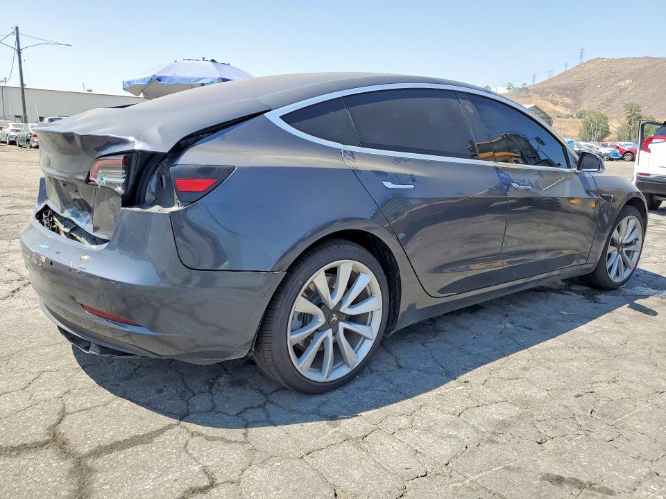 5YJ3E1EA5JF017725 2018 TESLA MODEL 3 photo no. 3