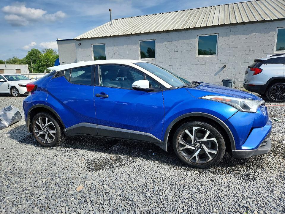 2018 TOYOTA C-HR XLE — Фото 4 из 13