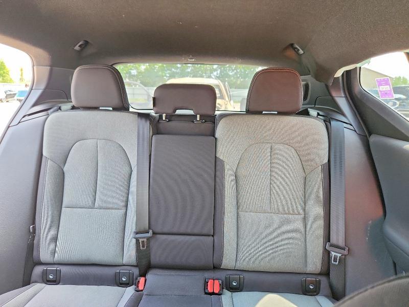 2024 VOLVO XC40 CORE — Фото 10 из 13