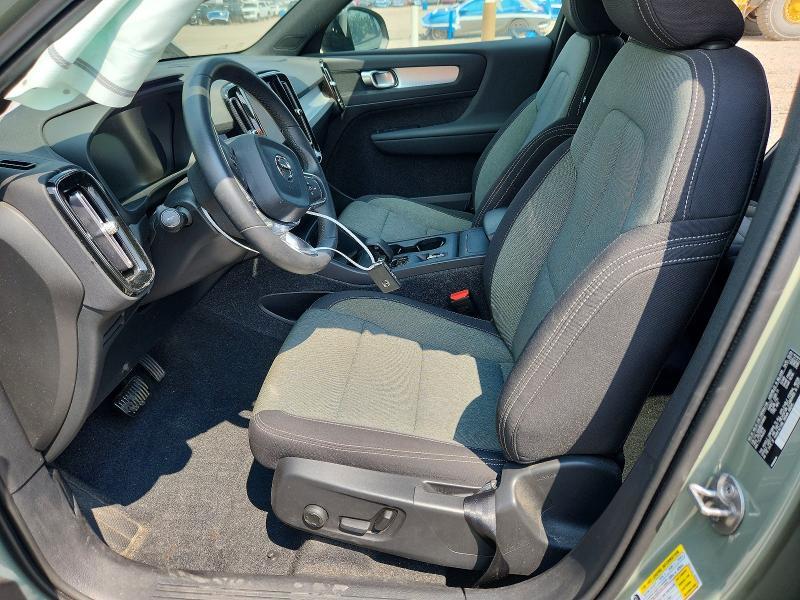 2024 VOLVO XC40 CORE — Фото 7 из 13