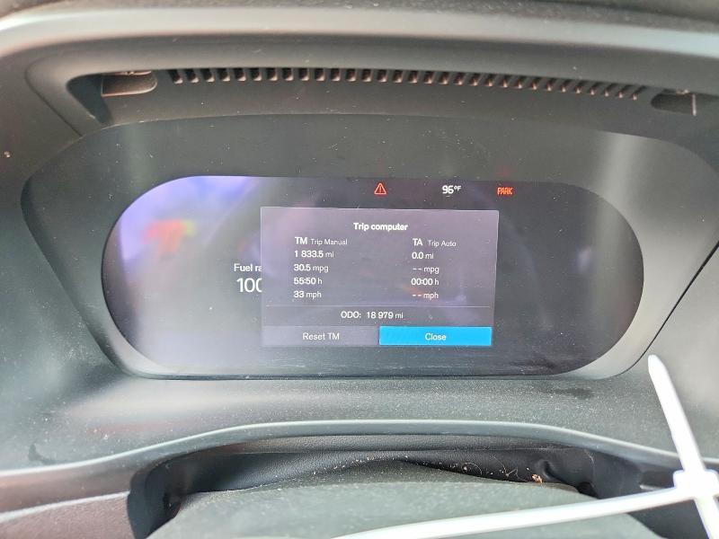 2024 VOLVO XC40 CORE — Фото 9 из 13