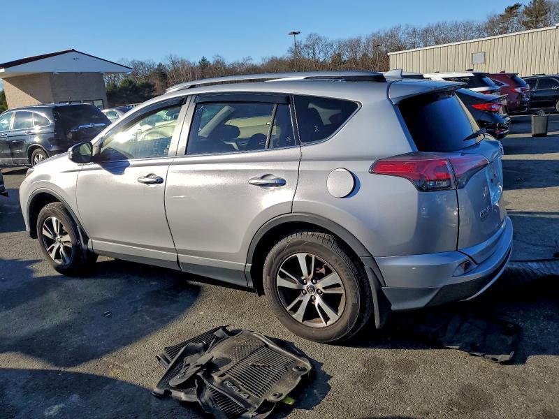 2018 TOYOTA RAV4 XLE — Фото 2 из 13