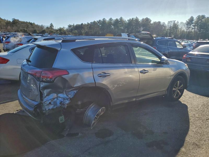 2018 TOYOTA RAV4 XLE — Фото 3 из 13