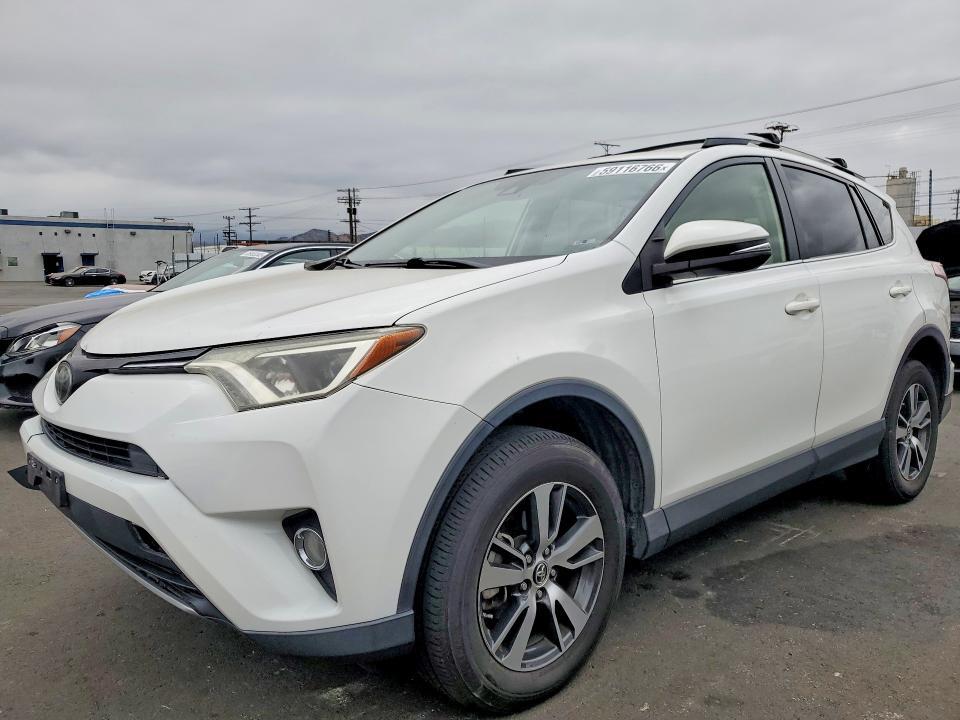 JTMWFREVXJJ725621 2018 TOYOTA RAV4 photo no. 1