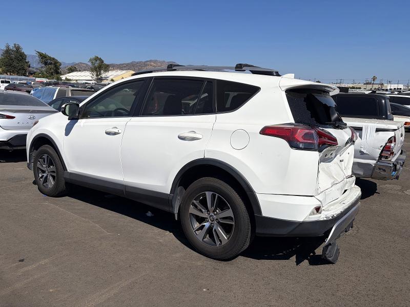 JTMWFREVXJJ725621 2018 TOYOTA RAV4 photo no. 2