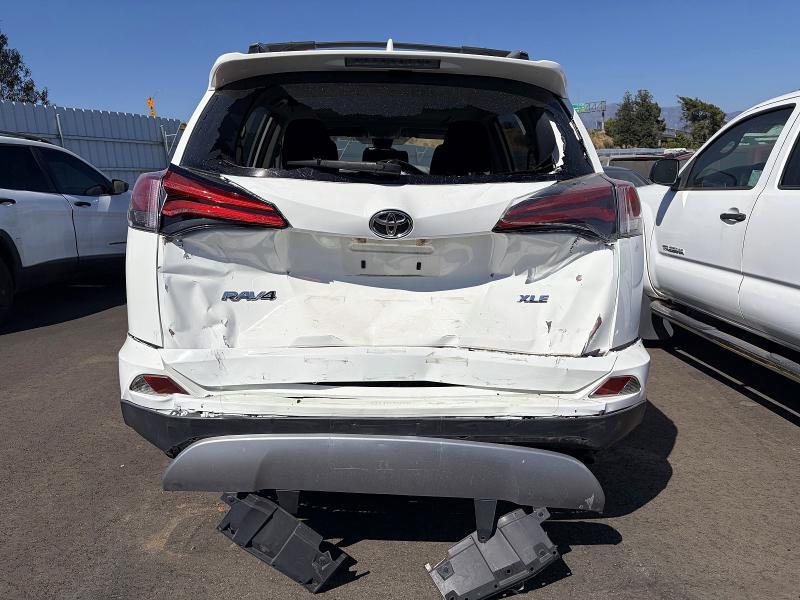 JTMWFREVXJJ725621 2018 TOYOTA RAV4 photo no. 6