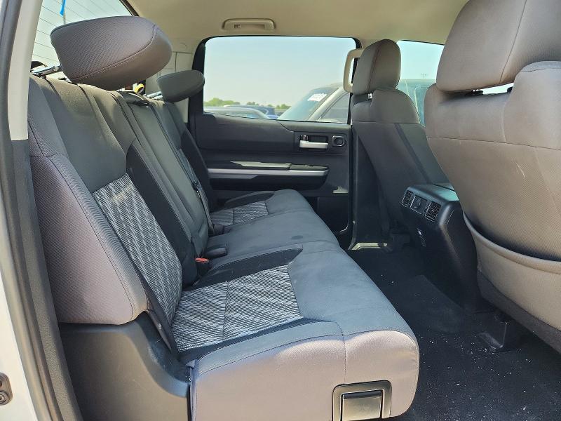 2018 TOYOTA TUNDRA CREWMAX SR5 — Фото 10 из 12
