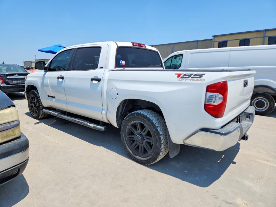 2018 TOYOTA TUNDRA CREWMAX SR5 — Фото 2 из 12
