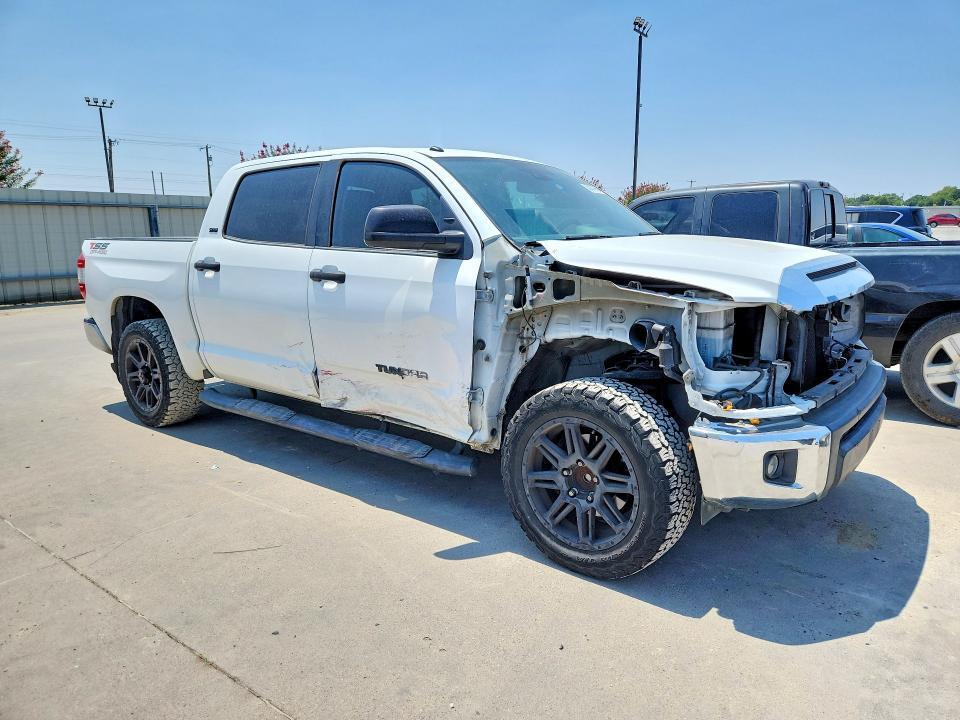 2018 TOYOTA TUNDRA CREWMAX SR5 — Фото 4 из 12