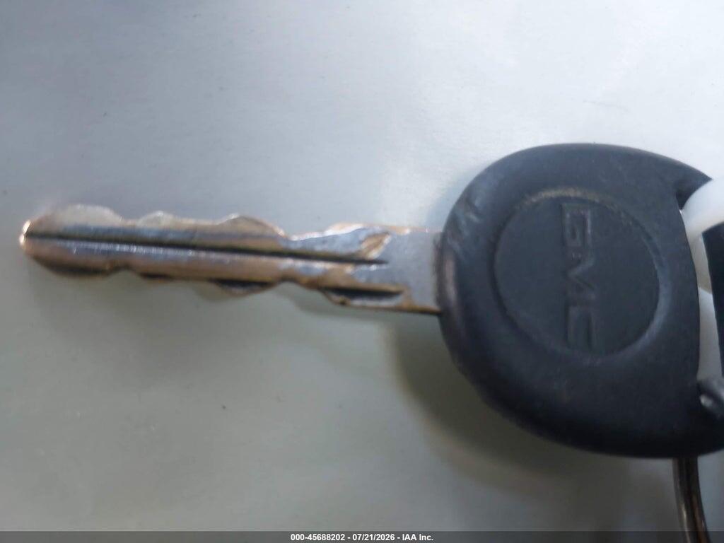 2GTEC19V211393703 2001 GMC SIERRA 1500 photo no. 11