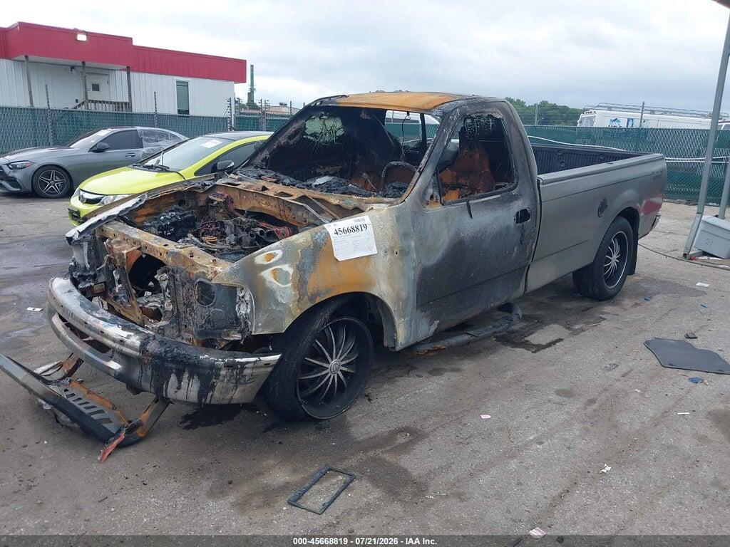 1FTDF1723VNB27302 1997 FORD F-150 STANDARD photo no. 2