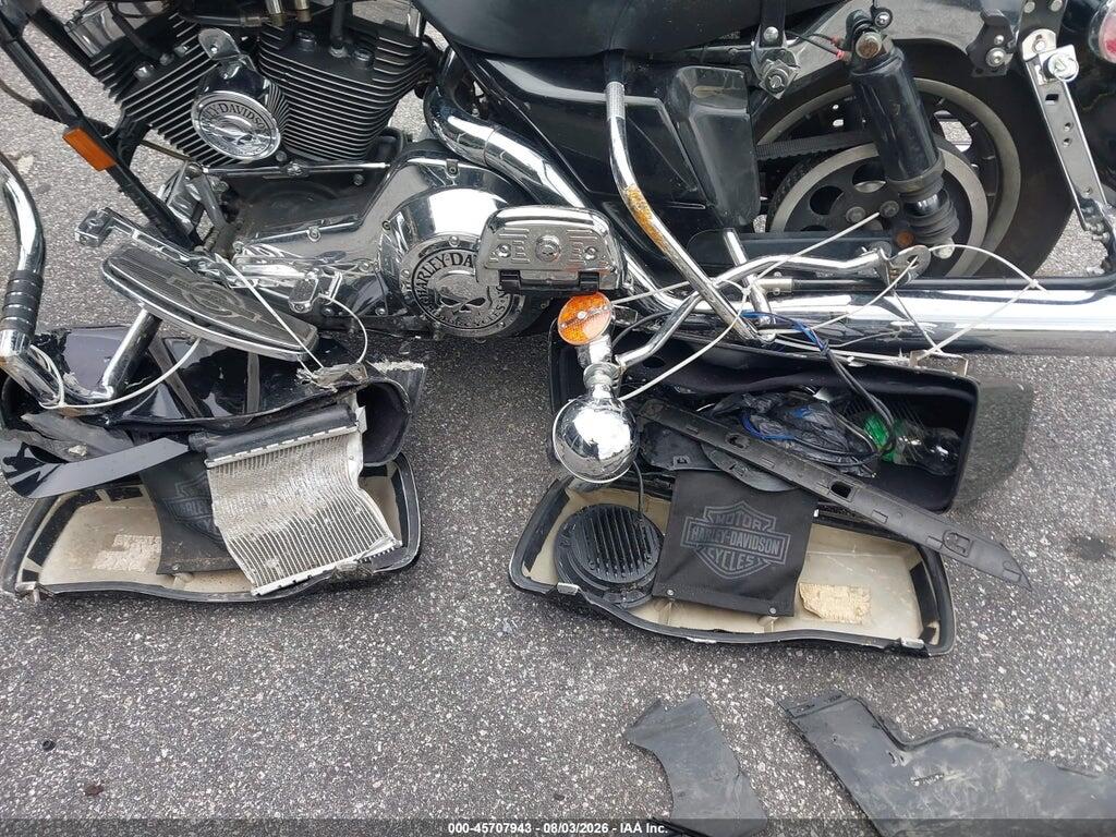 1HD1FRW101Y654909 2001 HARLEY-DAVIDSON FLHRCI photo no. 11