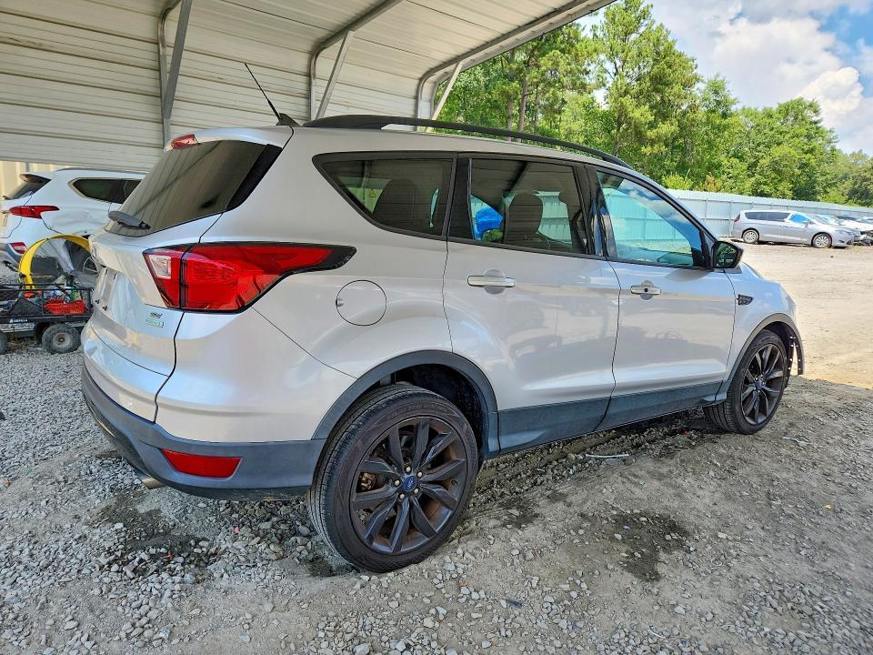 2019 FORD ESCAPE SE — Фото 3 из 13