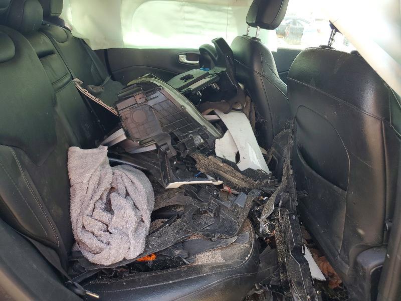 3C4NJDBB0KT597326 2019 JEEP COMPASS photo no. 11