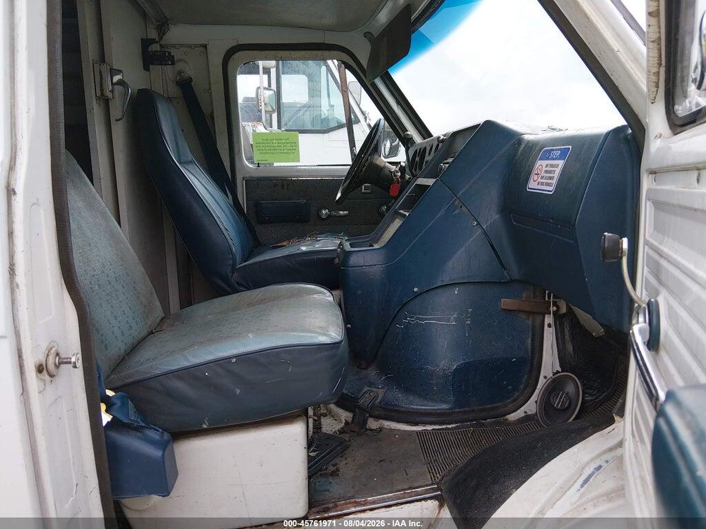 2GTFG31K2J4501452 1988 GMC HI-CUBE VAN photo no. 7