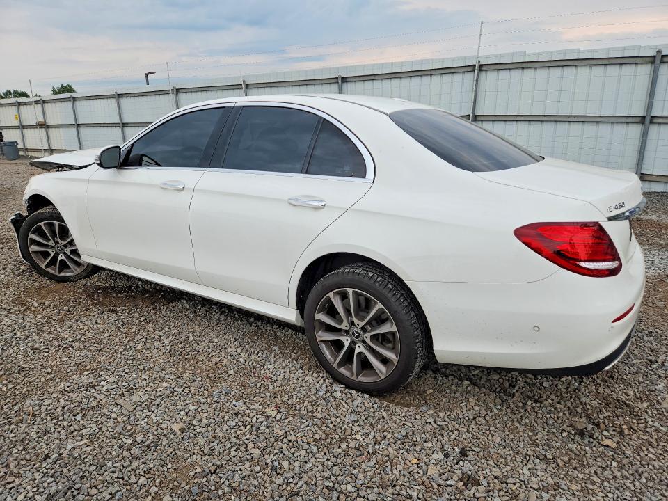 2019 MERCEDES-BENZ E 450 4MATIC — Фото 2 из 12