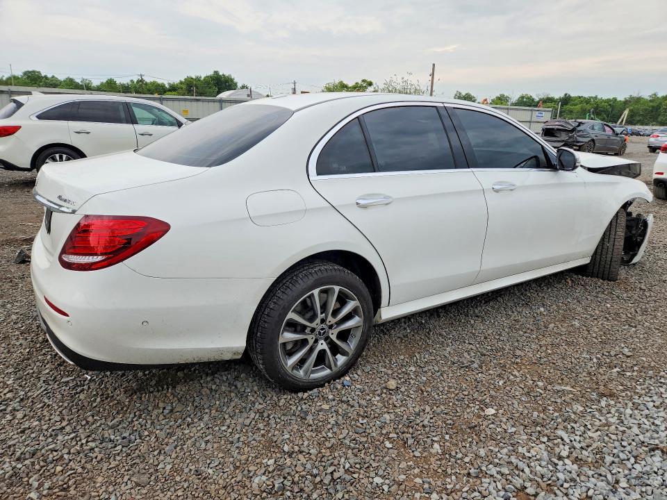 2019 MERCEDES-BENZ E 450 4MATIC — Фото 3 из 12