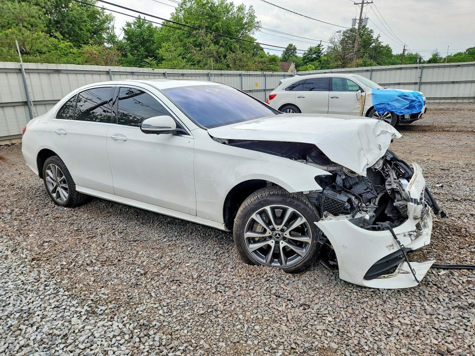 2019 MERCEDES-BENZ E 450 4MATIC — Фото 4 из 12