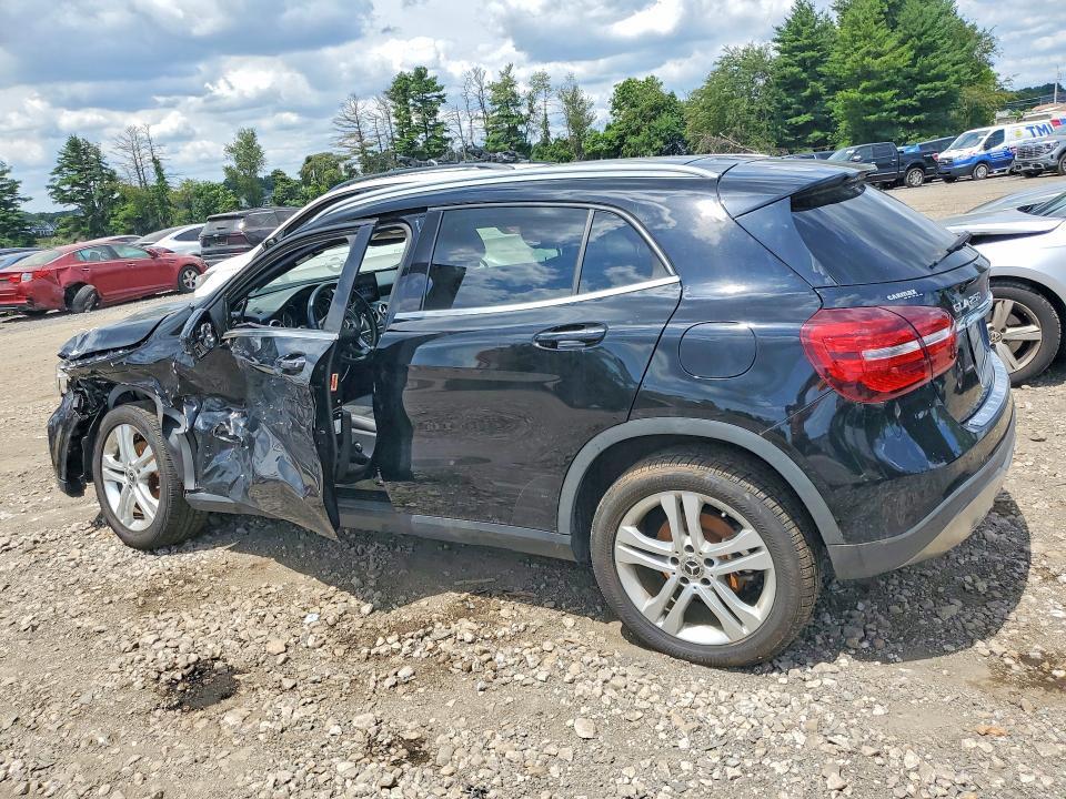 2019 MERCEDES-BENZ GLA 250 4MATIC — Фото 2 из 12