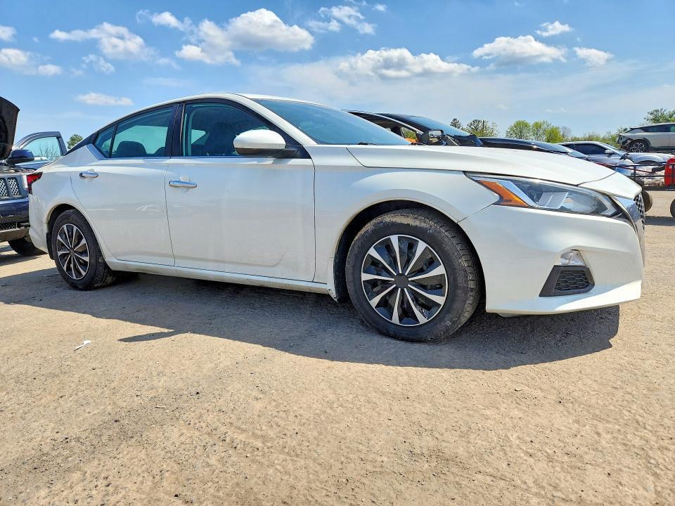 2019 NISSAN ALTIMA — Фото 4 из 12
