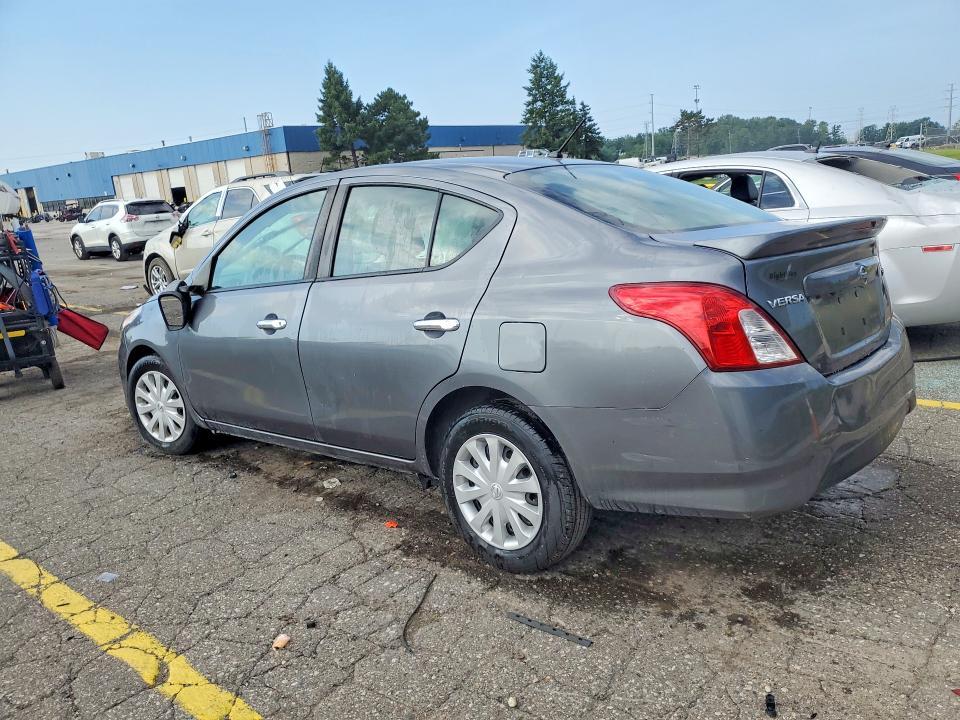 2019 NISSAN VERSA SV — Фото 2 из 12