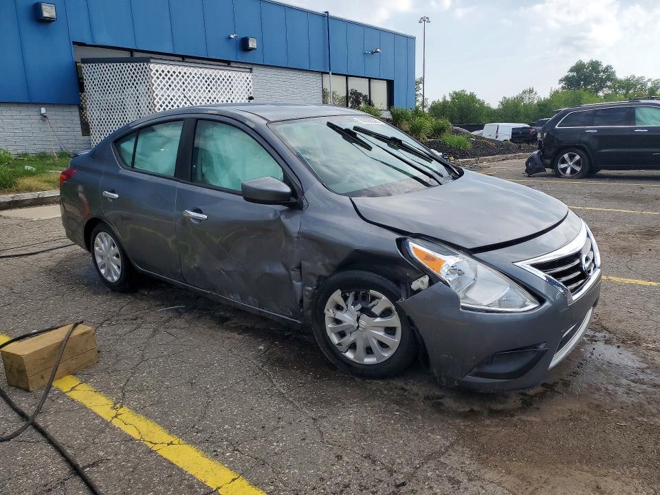 2019 NISSAN VERSA SV — Фото 4 из 12