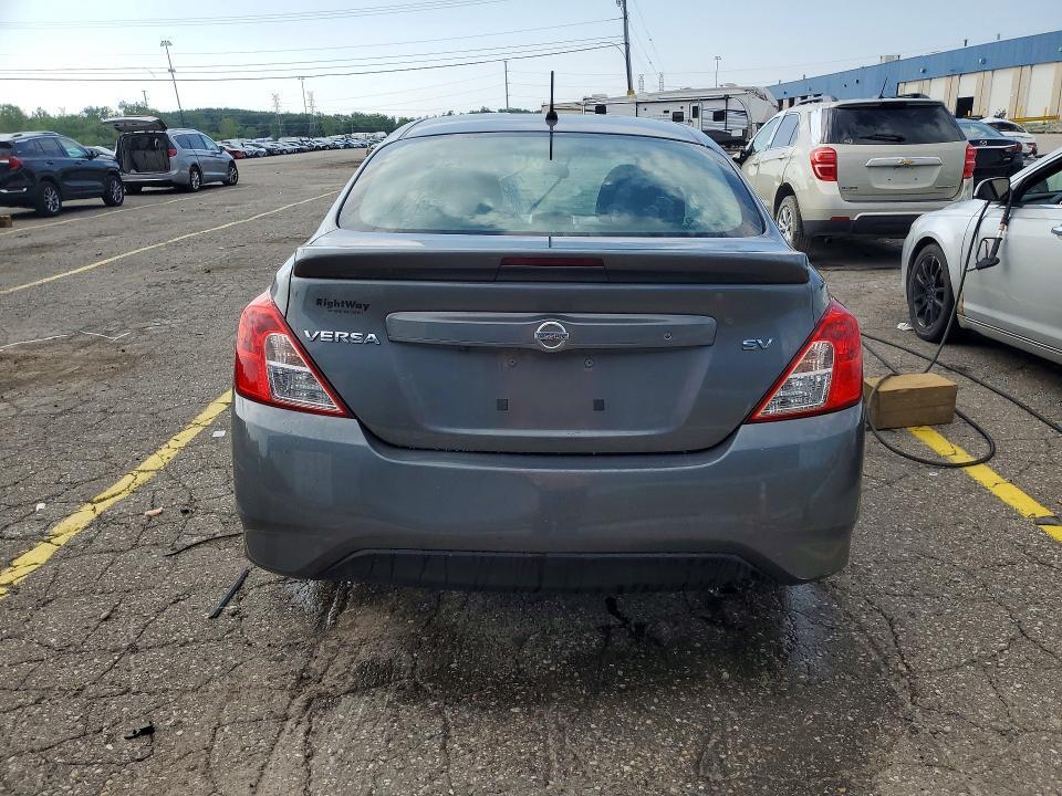 2019 NISSAN VERSA SV — Фото 6 из 12