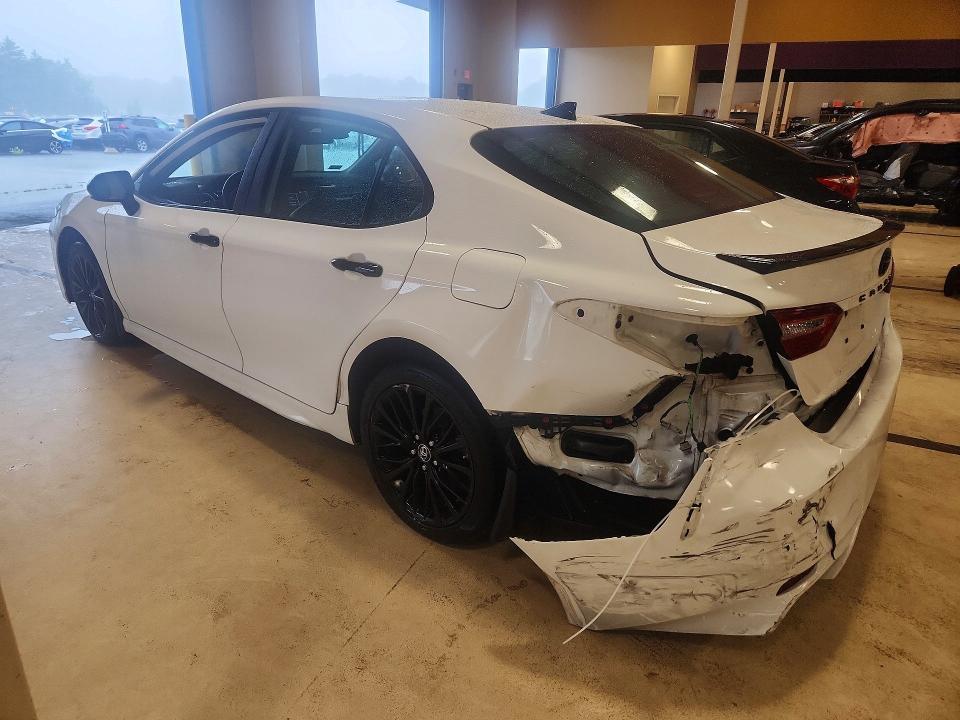 2019 TOYOTA CAMRY SE — Фото 2 из 12