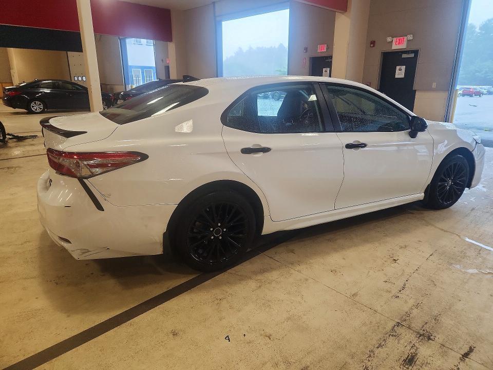 2019 TOYOTA CAMRY SE — Фото 3 из 12