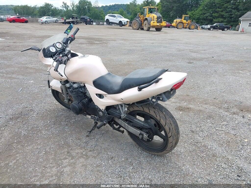 JKAZRDH131A001330 2001 KAWASAKI ZR750 photo no. 3