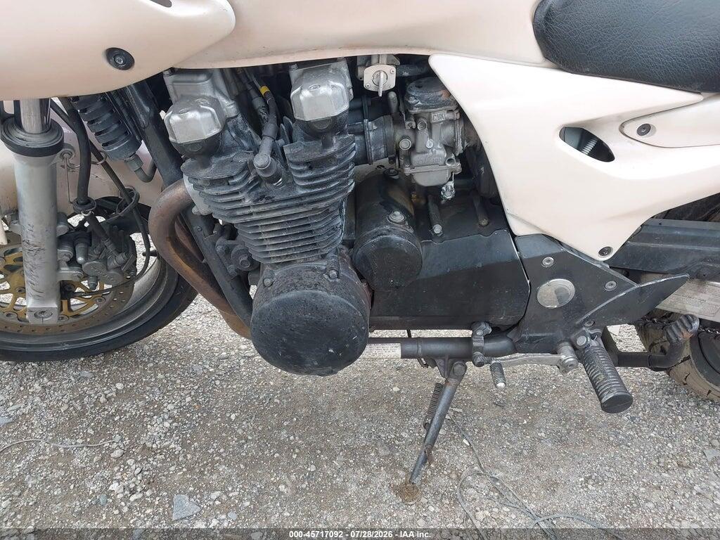 JKAZRDH131A001330 2001 KAWASAKI ZR750 photo no. 9