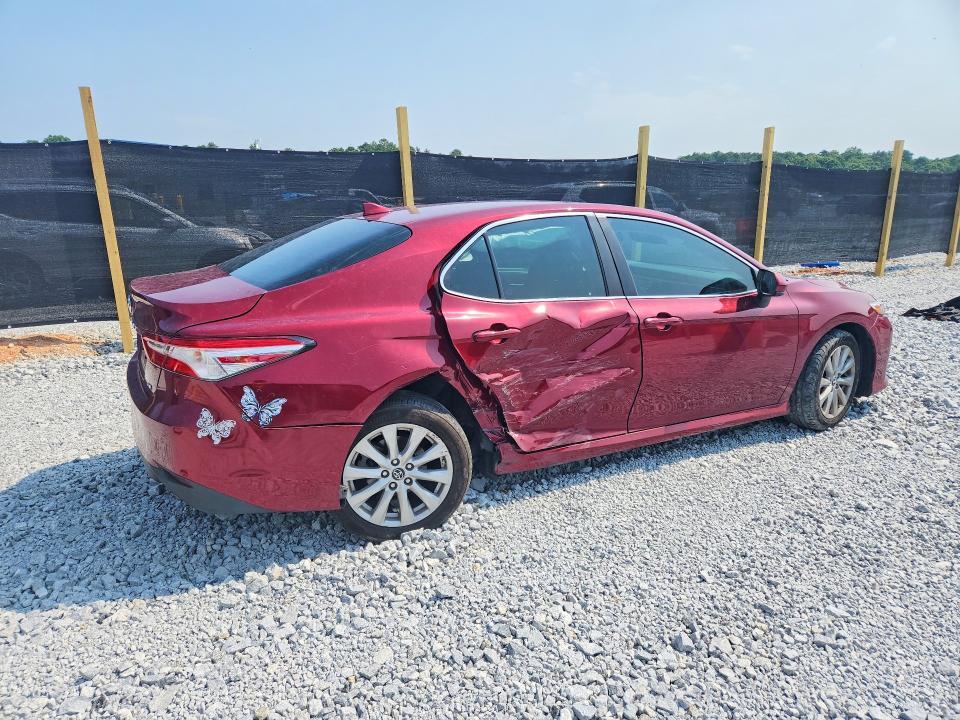 2019 TOYOTA CAMRY LE — Фото 3 из 12