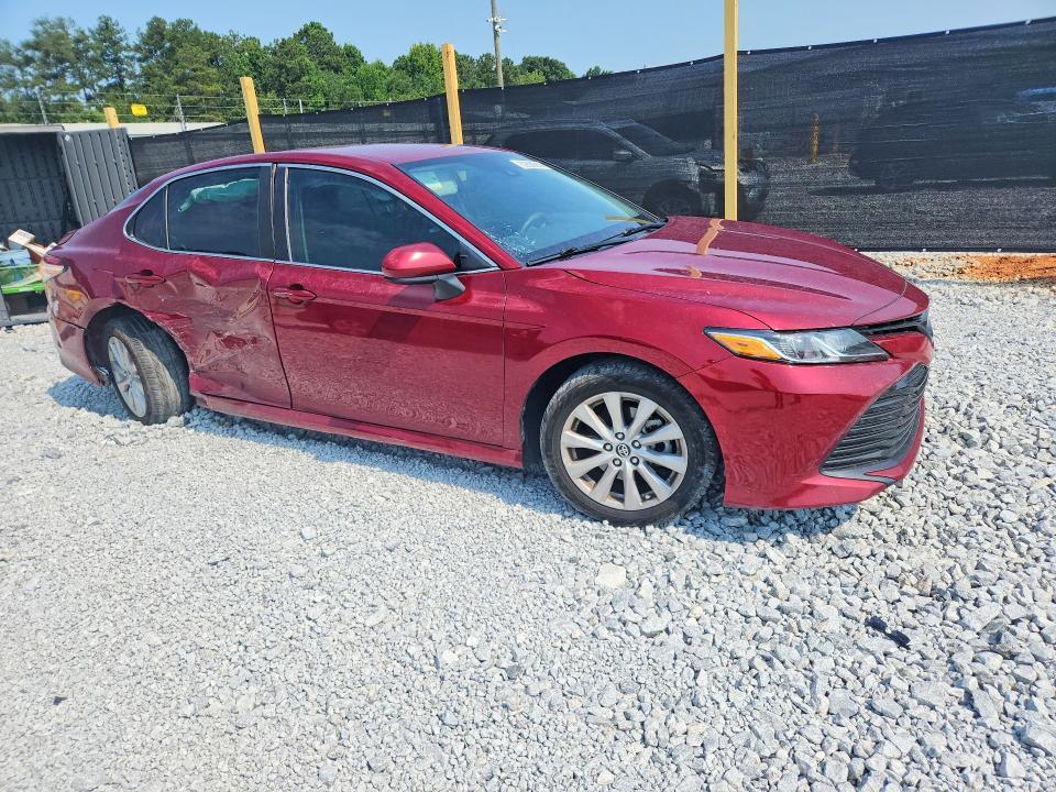 2019 TOYOTA CAMRY LE — Фото 4 из 12