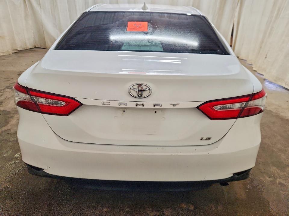 2019 TOYOTA CAMRY LE — Фото 6 из 12