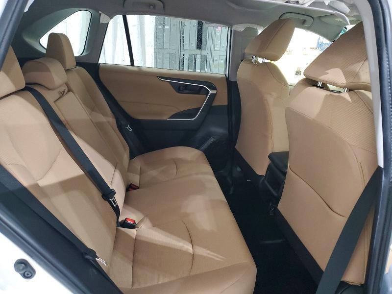 2019 TOYOTA RAV4 LE — Фото 11 из 13